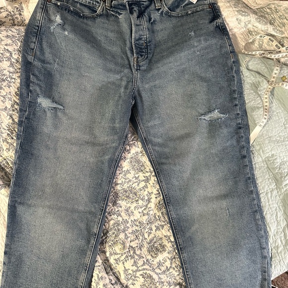NWT Old Navy Extra-High Wasted Button-Fly Ripped Cut-Off Straight Ankle Jeans - Picture 6 of 7
